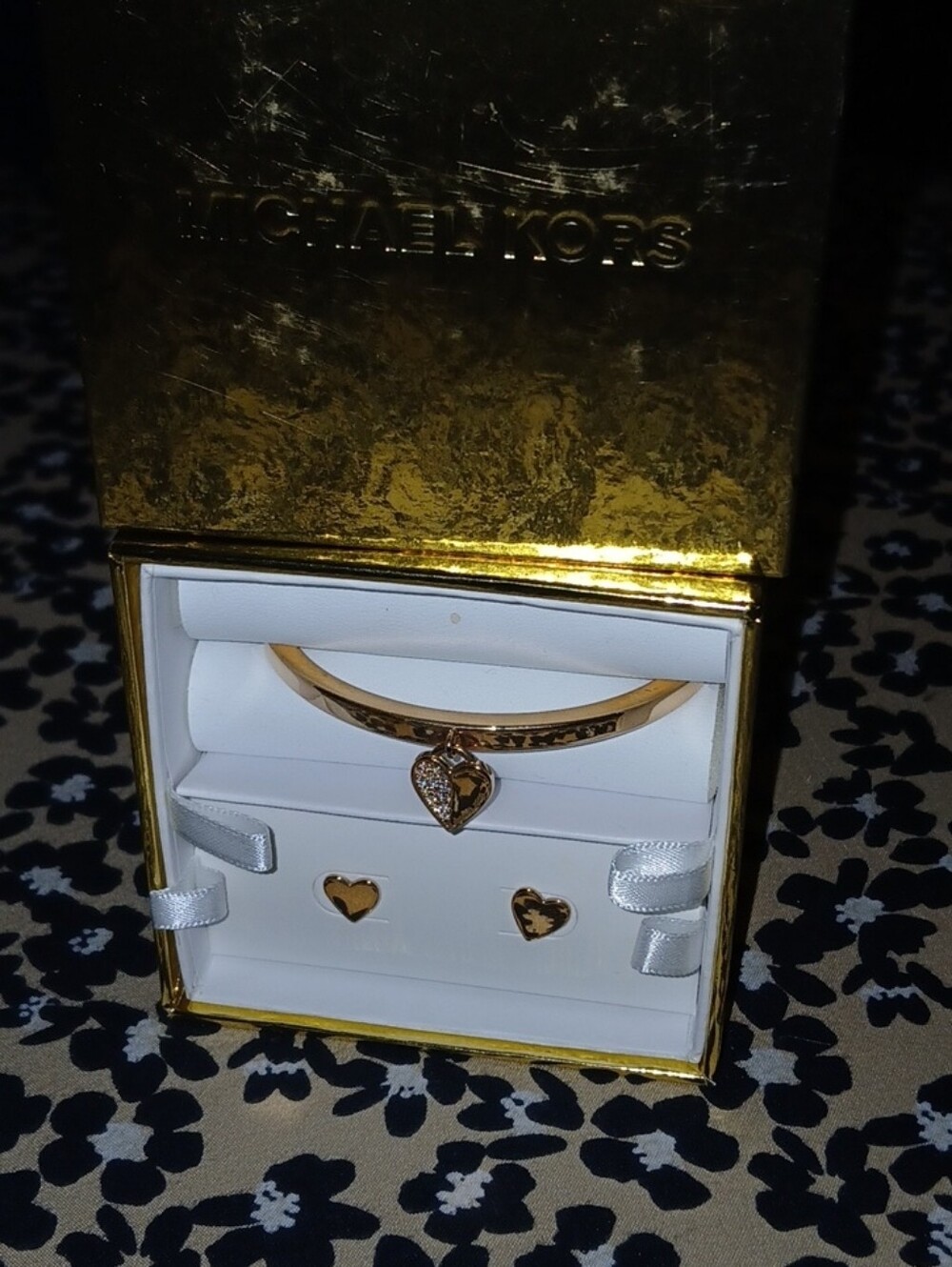 NEW-Michael Kors Gold Heart Charm Bracelet with Matching Heart Studs